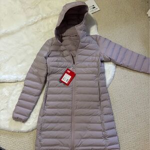 NWT. Gorgeous! Helly Hansen Women's Puffer Jacket - dusty lavender color! Sz xs